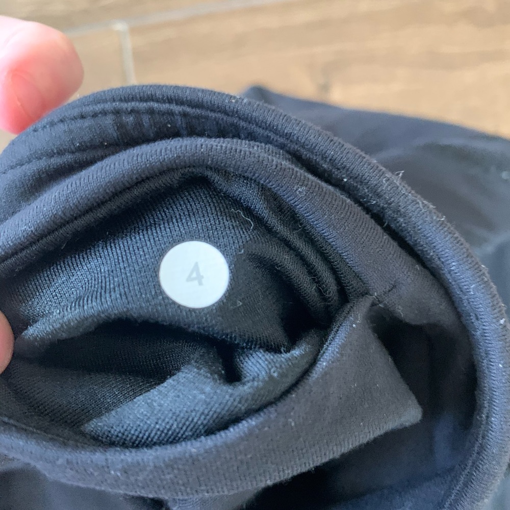 LuluLemon athletica- leggings black size 4 - Picture 10 of 10